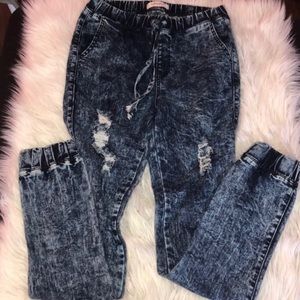 Vibrant m.i.u Junior’s Size 5 Distressed Jeans